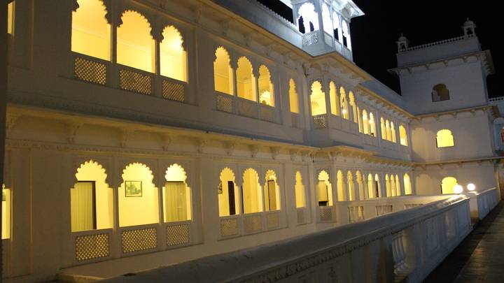 Lake Nahargarh Palace, Chittorgarh - A jüSTa Resort Hotel And Lobby