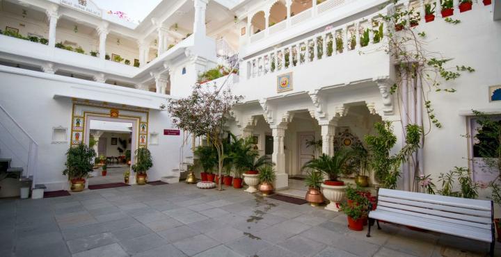 Hotel Jagat Niwas Palace Exterior View