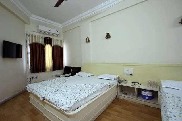 Room at Vandana Hotel, Nathdwara